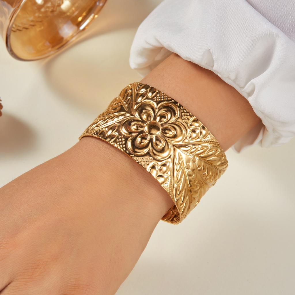 Creative Flower Stainless Steel Bangle Gold Color Waterproof Fashion Luxury Delicate Personality Jewelry Party Bracelet Gift