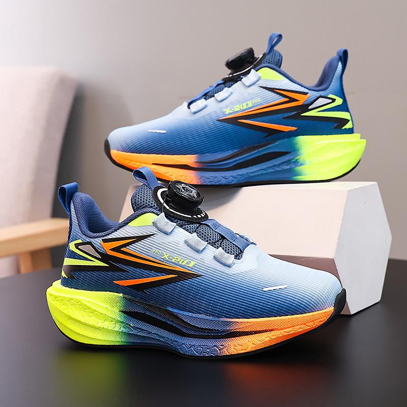 Primary school students sports shoes classmates running shoes 2025 new training shoes fly burning boys middle and older children carbon plate breathab