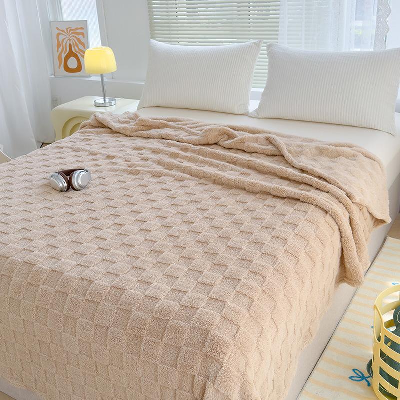 Solid Color Grid Flannel Blanket Office Nap Blankets Coral Fleece Air Conditioner Thin Blankets Winter Knitted Bed Sheets or Sofa Cover Four-season