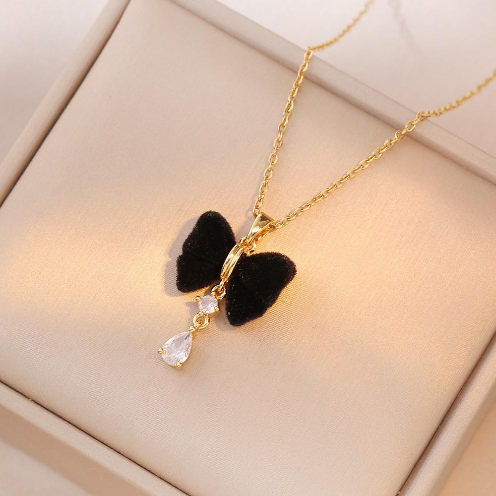 Women's Butterfly Zirconia Clavicle Necklace: Elegant, Fashionable, Titanium Steel Jewelry