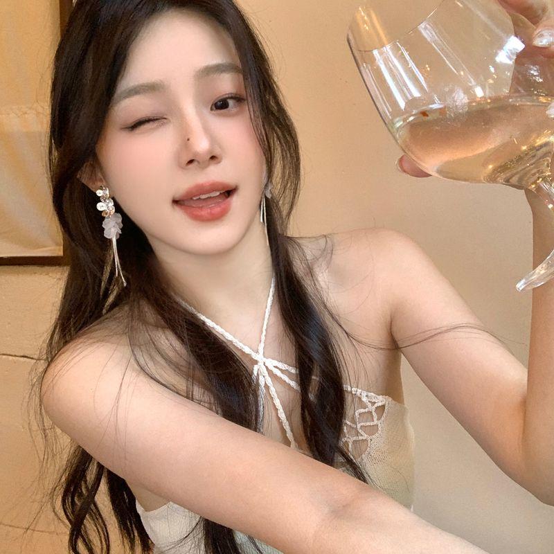 

Super Fairy Silver Flower Shell Tassel Earrings Female Fancy Seaside Vacation Style Stud Earrings Beautiful Graceful Earrings S925 silver needle-flower tassel pair