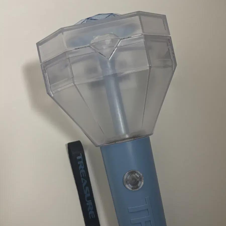 

Treasure Lightstick Trite