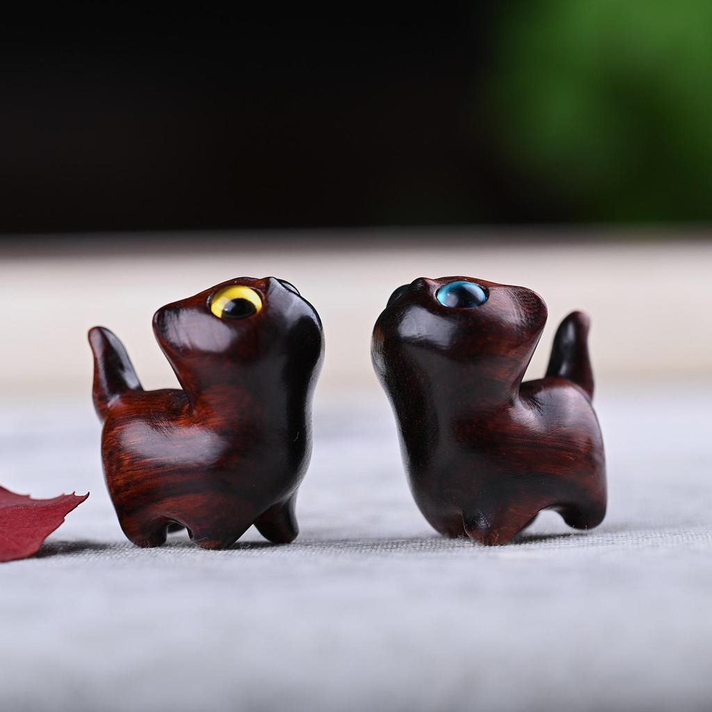 Geschnitztes Grünes Sandelholz Niedliche Katze Figur – Kreatives Hölzernes Tier Souvenir Geschenk