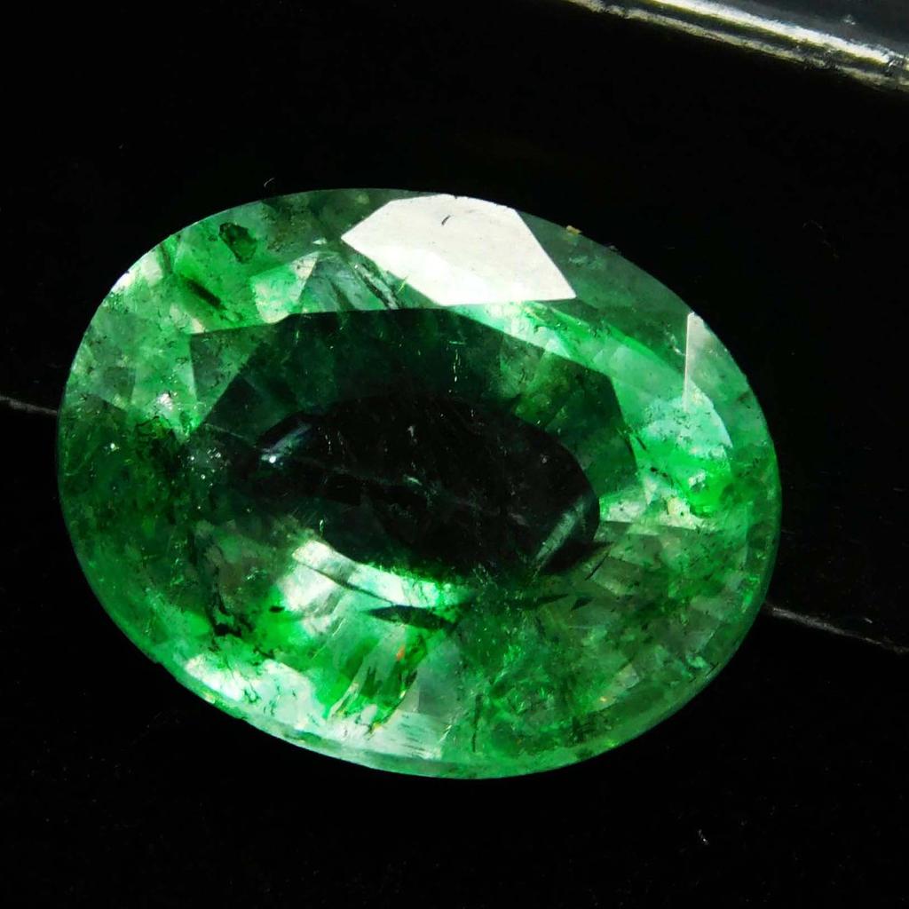 7 Karat Natürlicher Grüner Kolumbianischer Smaragd Oval geschliffen ZERTIFIZIERTER Loser Edelstein A-3343