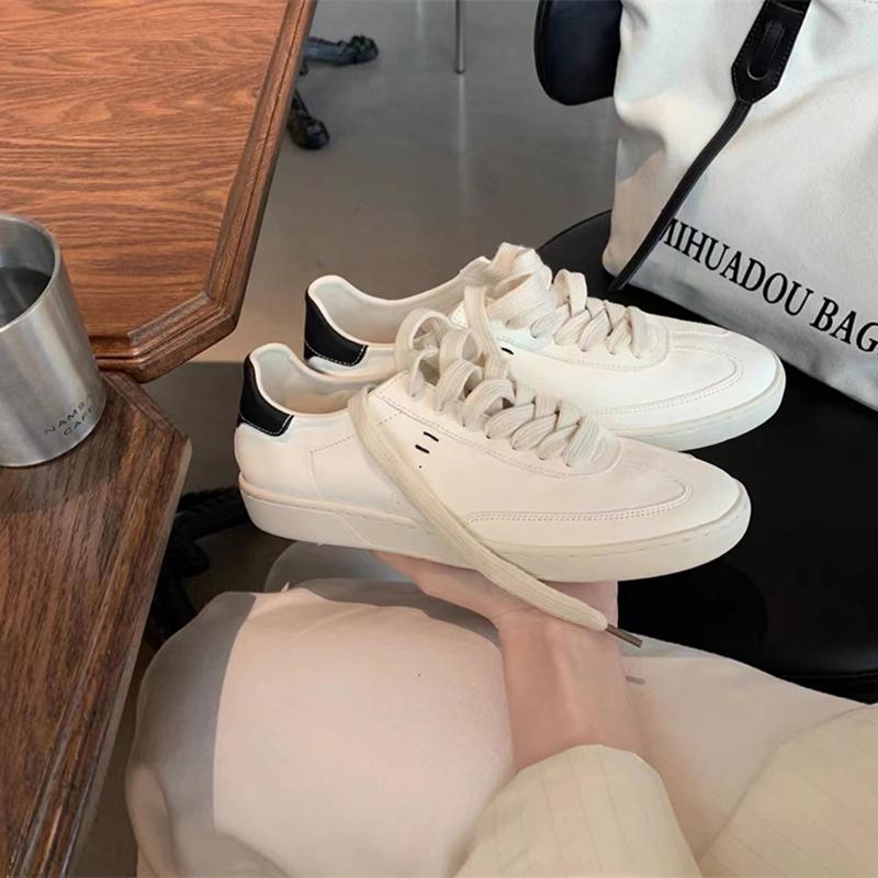 

Модная женская весна Новая мода Универсальная дышащая повседневная обувь Классический однотонный круглый носок Мягкая кожа Белые плоские кроссовки 36(Foot23cm)