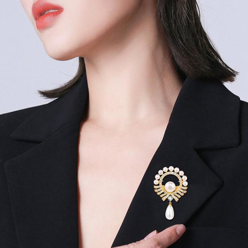 Broșă Baroc Elegantă în Formă de Picătură de Apă cu Perlă Imitată pentru Femei Bijuterii de Lux pentru Petrecere Cadou Accesorii Acul de Haină