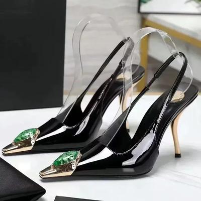 Mode Luxus Metall Schmuck Dekoration Absätze Frauen 2025 Sexy Spitzschuh Lackleder Damen Pumps Elegant Bankett Hochhackige Sandalen