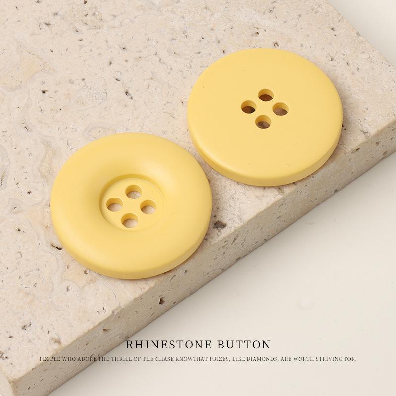 Stora Runda Kant Harts Färg Färg Knapp Kappa Trenchcoat Kostymjacka Knappar Skjorta Kofta Fyrhåls Knappar