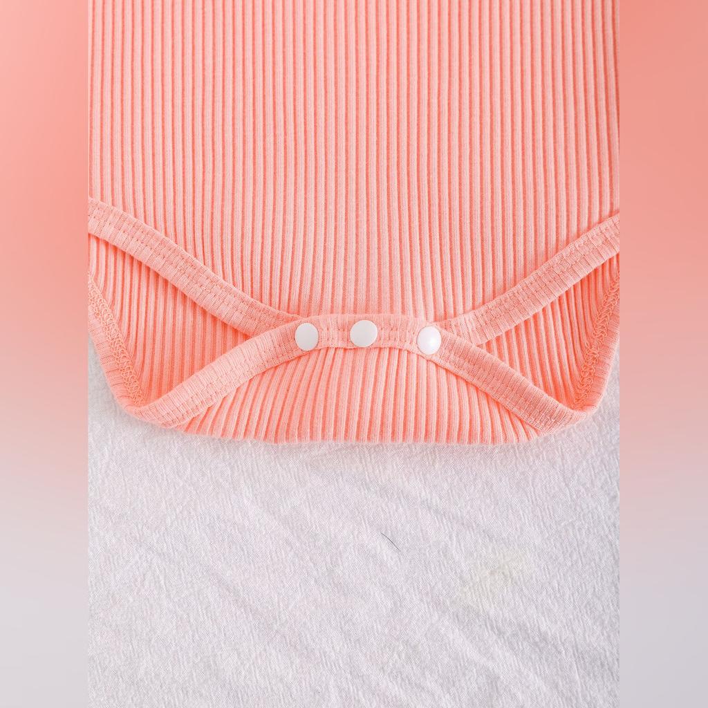 Stilig kjolesett med lange ermer