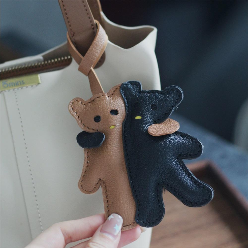 

Cute accessory keychain of a good friend Bear Bag hanging with a niche backpack коричневый/чёрный