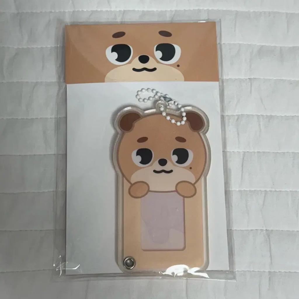 Proof of the Acrylic ID Holder Who Helped DAY6