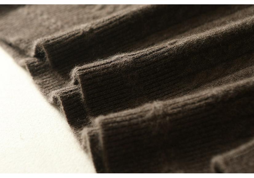 Women's 2025 French Retro Wool Knit Sweater - Autumn/Winter, Warm, Zipper Half-Collar, Cable Knit