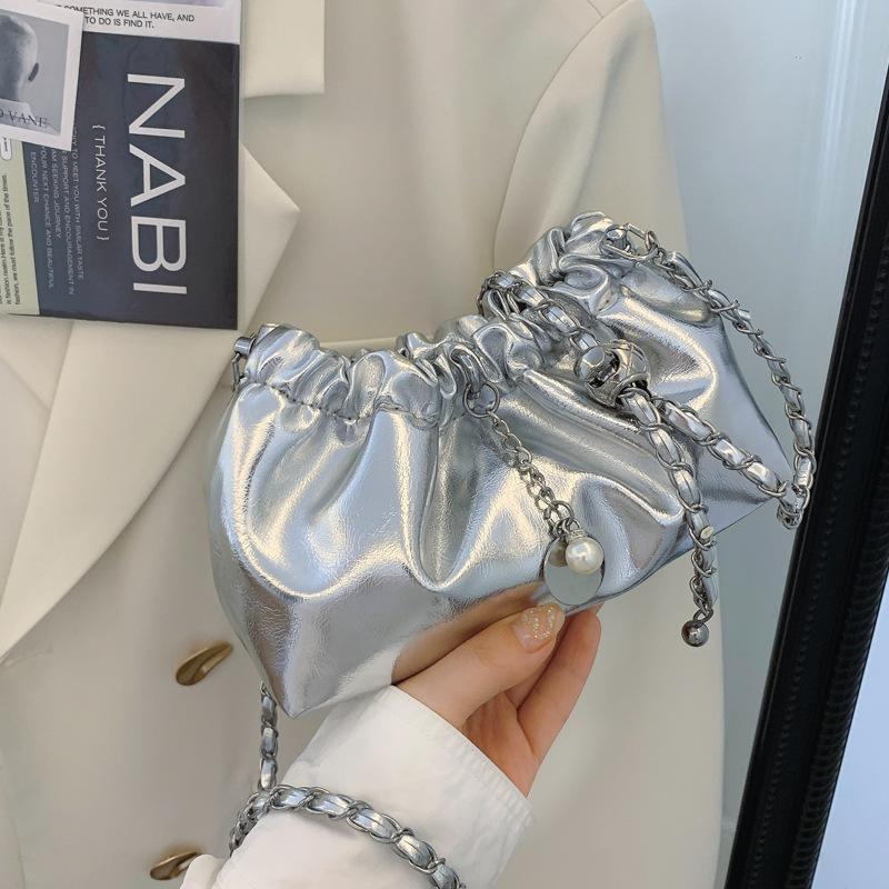 

Жіноча літня сумка 2024 року, нова модна ретро сумка-відро, повсякденна проста сумка для приміських поїздок. срібний