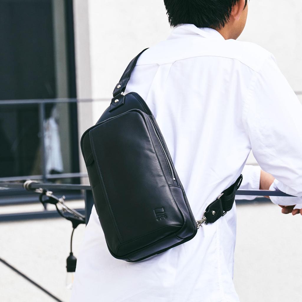 epe Men's Genuine Leather Body Bag, Large Capacity, Designer Shoulder Bag, Popular for Men in Their 40s and 50s (Navy)