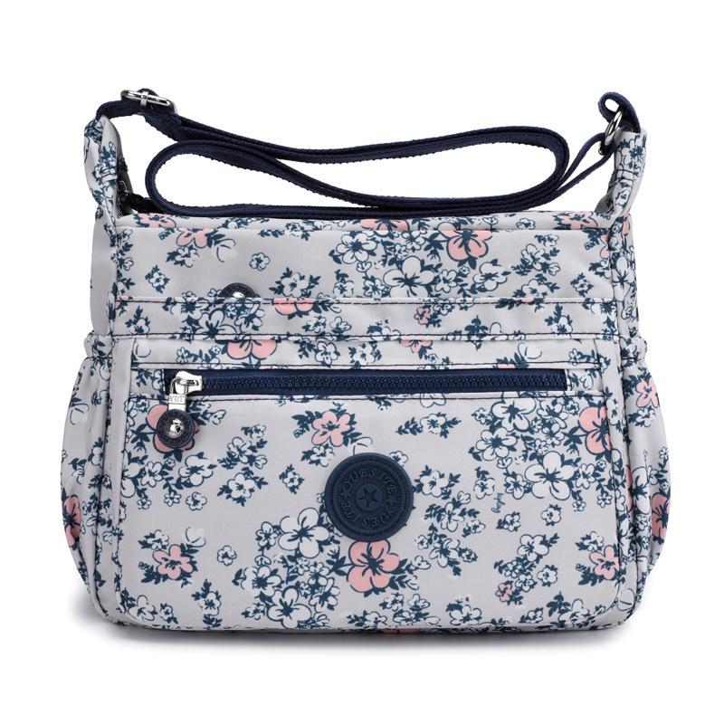 Женская нейлоновая сумка большой емкости с диагональным принтом на одно плечо — фото 5