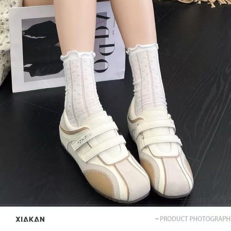 Modische vielseitige lässige moralische Trainingsschuhe für Damen 2025 Herbst neue dicksohlige erhöhende Sportarten rutschfest bequem atmungsaktiv Board-Schuhe