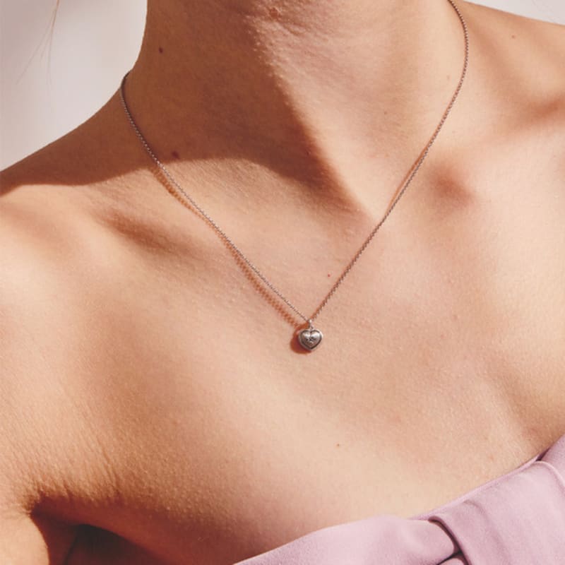 Noonoo Fingers Love In Heart Necklace
