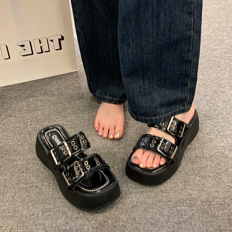 Fashion trend silver Internet celebrity super fire thick-soled slippers summer wear high-end non-slip cool slippers