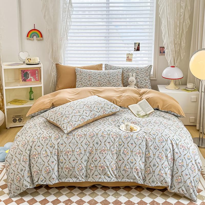 4Pcs Cartoon Black Dog Duvet Cover Set Khaki Striped Bedding With 1 Bed Sheet 2 Pillowcases Bedroom Love Print Comforter Cover