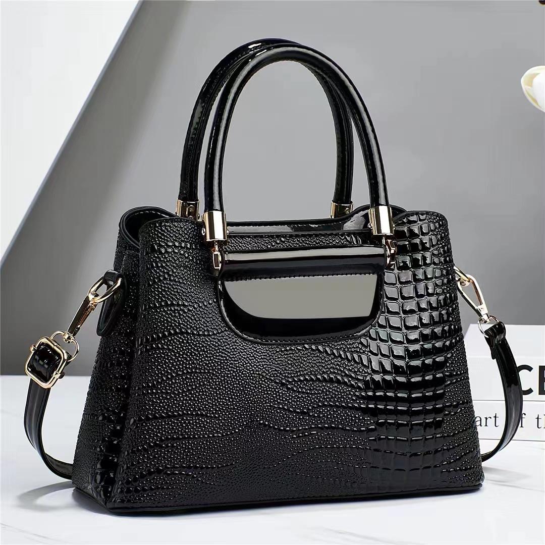

Bright leather stone pattern bag women s bag crocodile pattern handbag, atmospheric texture women s shoulder messenger bag bags 26*12*19*13 чорний