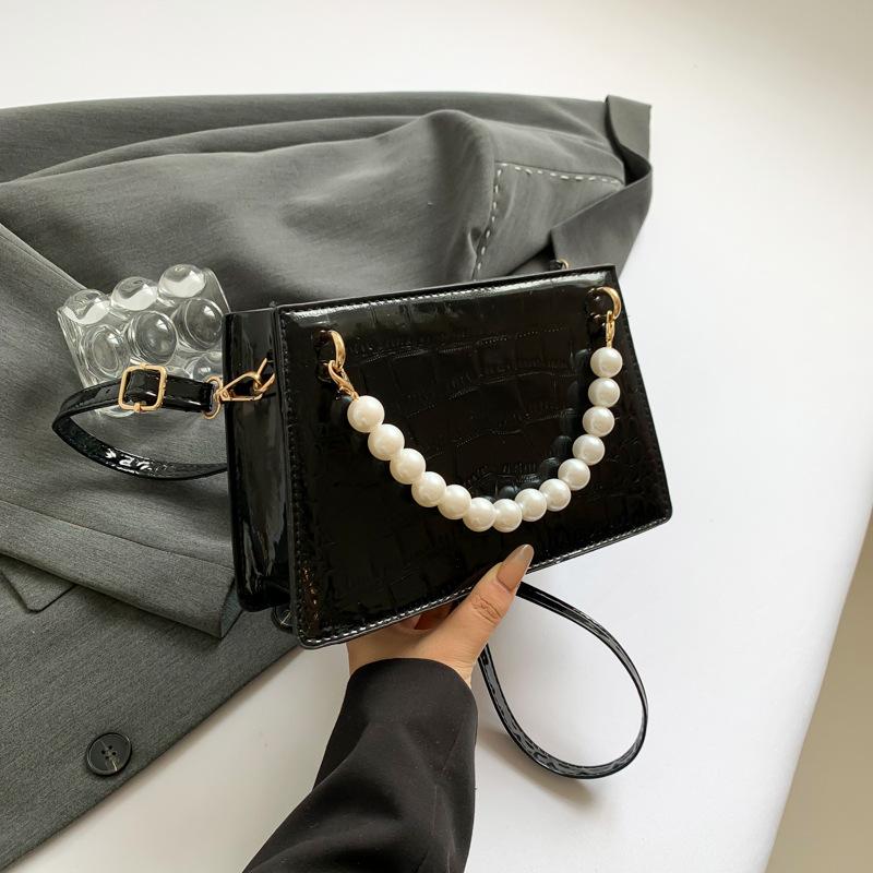 

Повседневная сумка, простая и модная сумка через плечо для поездок на работу, летняя новая тенденция 2024 года, корейская версия, сумка-мессенджер чёрный