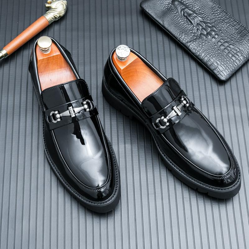Fashion Korean Style Thick Bottom Tassels Casual Slip on Non-slip Metal Buckle Decoration Fashionable Brand Men's Shoe Tips Loafer Shoes
