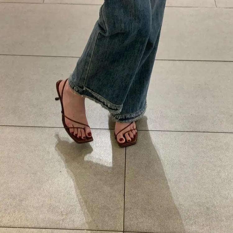2025 Neue Echtleder Retro Eckige Zehen Pantoletten Mode Hoher Absatz Hausschuhe Damen Damen Sandalen