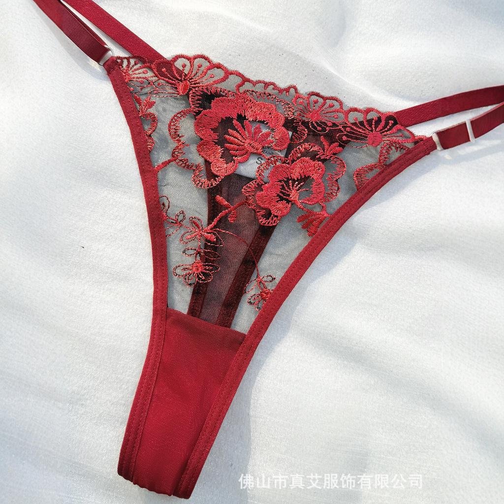 Red embroidered lace erotic underwear set, European and American gathering perspective bra thong two-piece set, spot.