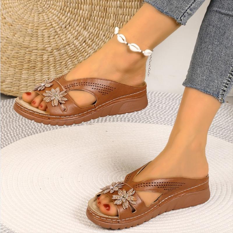 

Fashion 2025 Brand Ladies Shoes Open Toe Women s Slippers Fashion Outdoor Casual New Crystal Floral Plus Size Comfortable Flat Slippers 36 коричневый