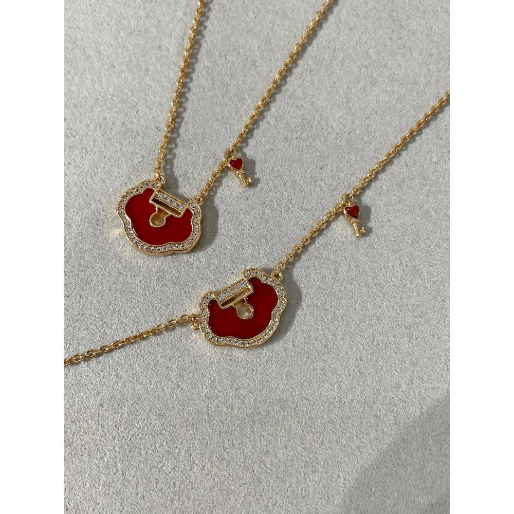 V Gold Book Small Red Lock Ruyi Key Necklace Women's Diamond Agate Collarbone Chain Versatile Light Luxury