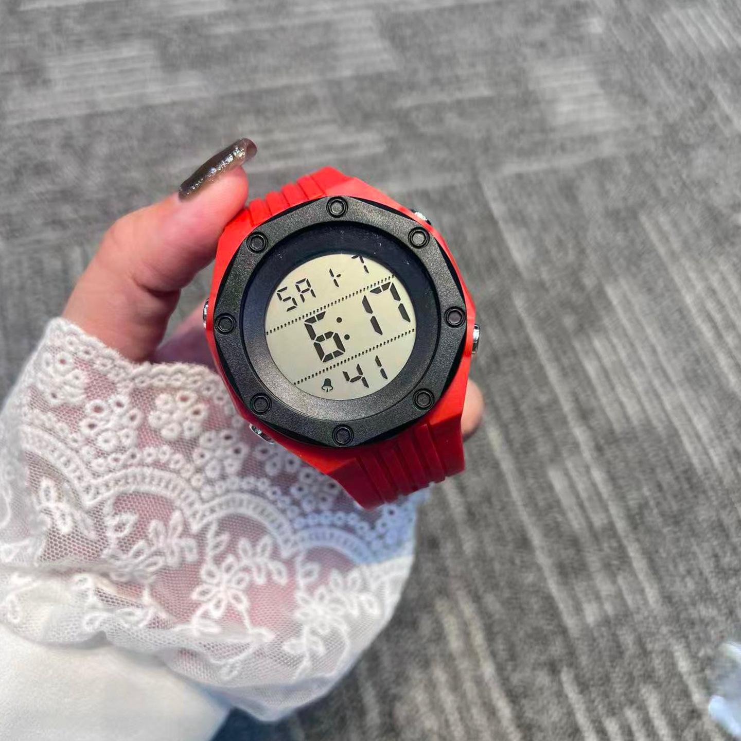 

Fashion Watch Men S Simple Multi-Functional Electronic Only Looks At The Time Children S Digital Sports Student Watch красный