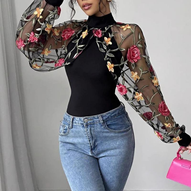 Nuovi Top Estivi da Donna con Ricami Floreali e Pizzo Cucito Design alla Moda