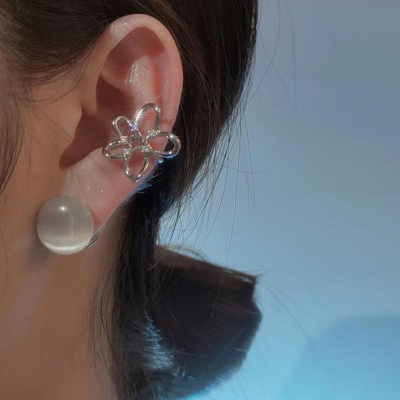 earless magnetic suction circle earrings ins wind simple and fashionable temperament earclips, personalized design versatile earrings