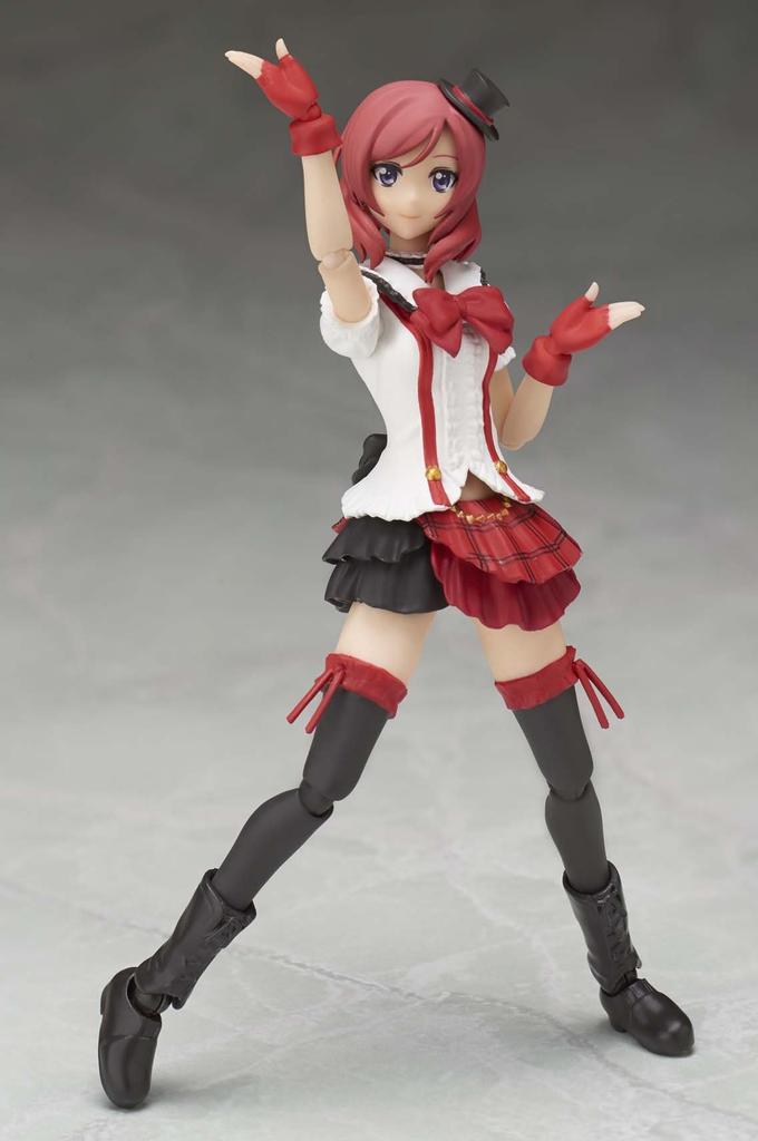 TAMASHII NATIONS Love Maki Nishikino sind eine 130 mm große, bemalte, bewegliche Figur von SHFiguarts Live! (Wir jetzt) Ca.. ABS und PVC