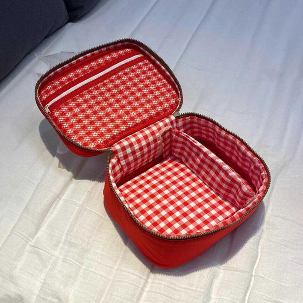 Cute Apple Pattern Makeup Bag Portable Light-weight Travel Toiletry Bag Large with Compartments Cosmetic Bag Women