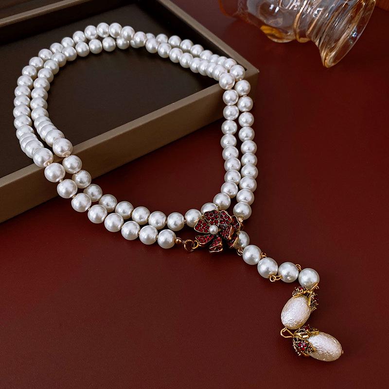 Rhinestone Flower Glass Pearl Necklace - French Retro Fashion Sweater Chain, Versatile and Elegant Jewelry.