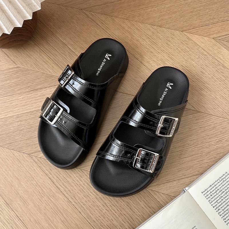 Thick-soled Cool Slippers for Women's Outer Wear 2025 Summer New Retro Heightening Shoes Soft-soled Non-slip Versatile Beach Shoes