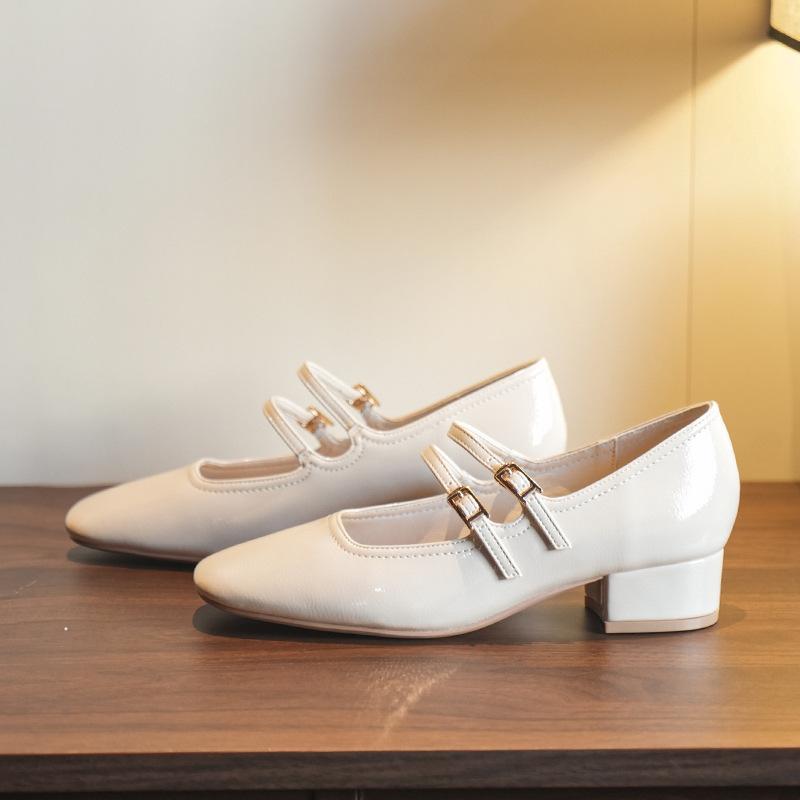 

Soft surface comfortable simple thick heel Mary Jane shoes women s pair one-word buckle strap single shoes are not tired. CM 39