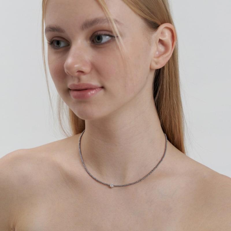 KINDABABY white cubic flower necklace