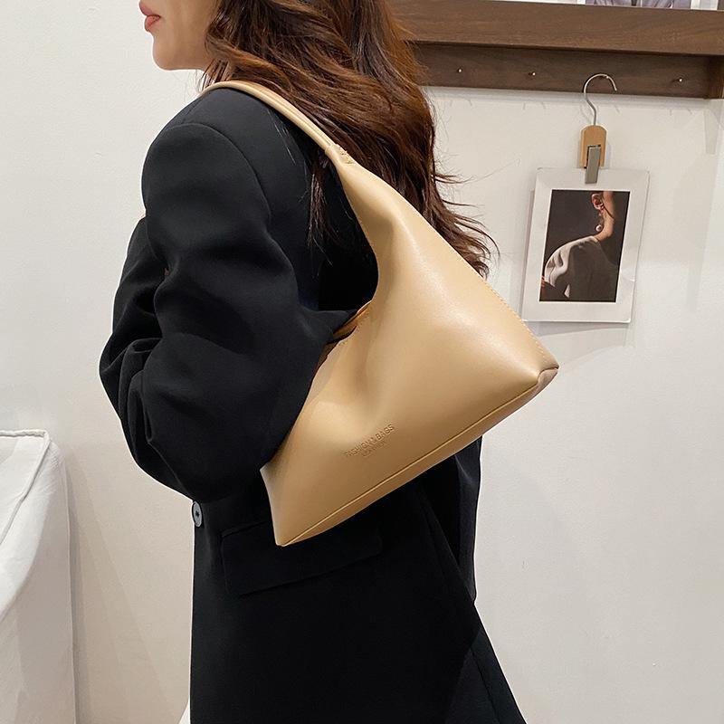 Niche design high-end bag women's trend fashion single shoulder handbag commuter hand carry underarm bag