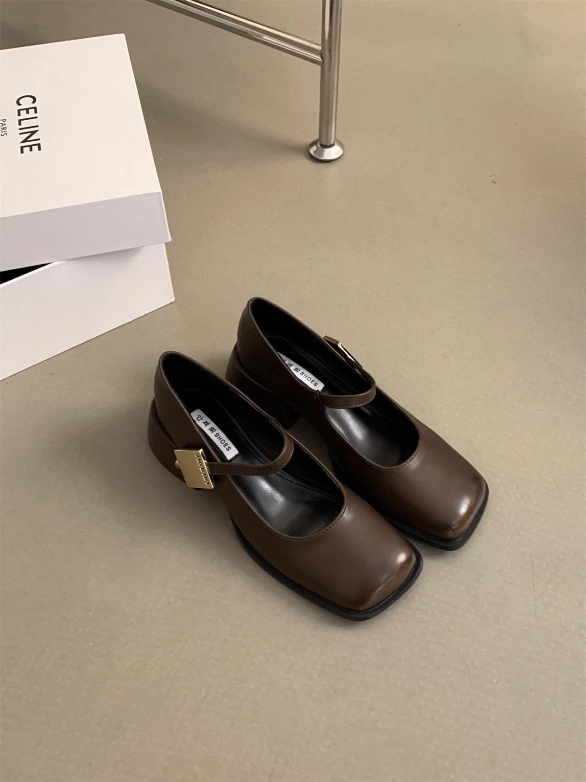 

Spring 2024 new high-heeled Mary Jane shoes thick heel not tired foot square head metal buckle shallow mouth single shoes women 39 коричневий
