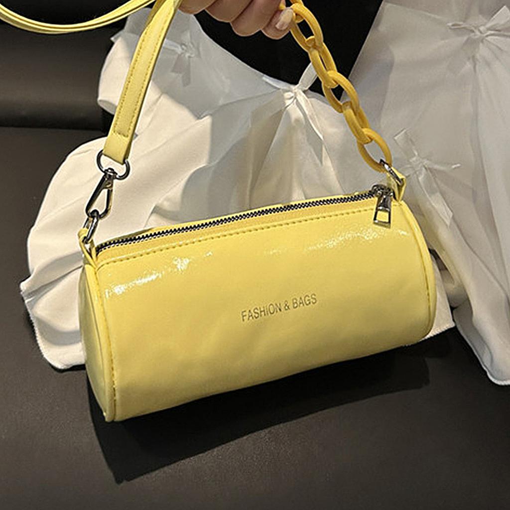 Design Trend Fashion Network Shoulder Live 2025 Red Niche Stream Triangle Handheld Women's Satchel Fashion New Oblique