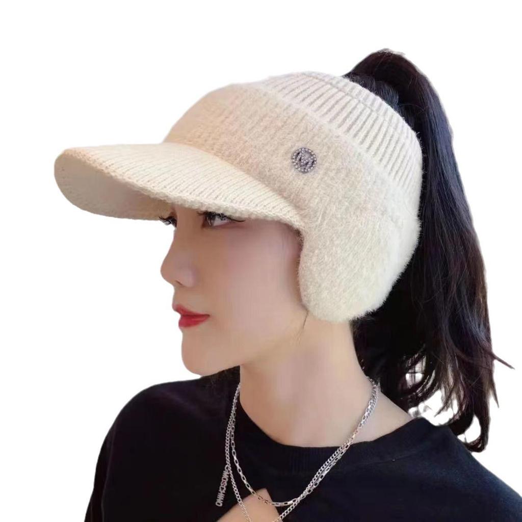 Versatile Women's Duckbill Ear-Protecting Windproof Hat - Thick, Warm, Face Slimming, Knitted Wool for Autumn/Winter