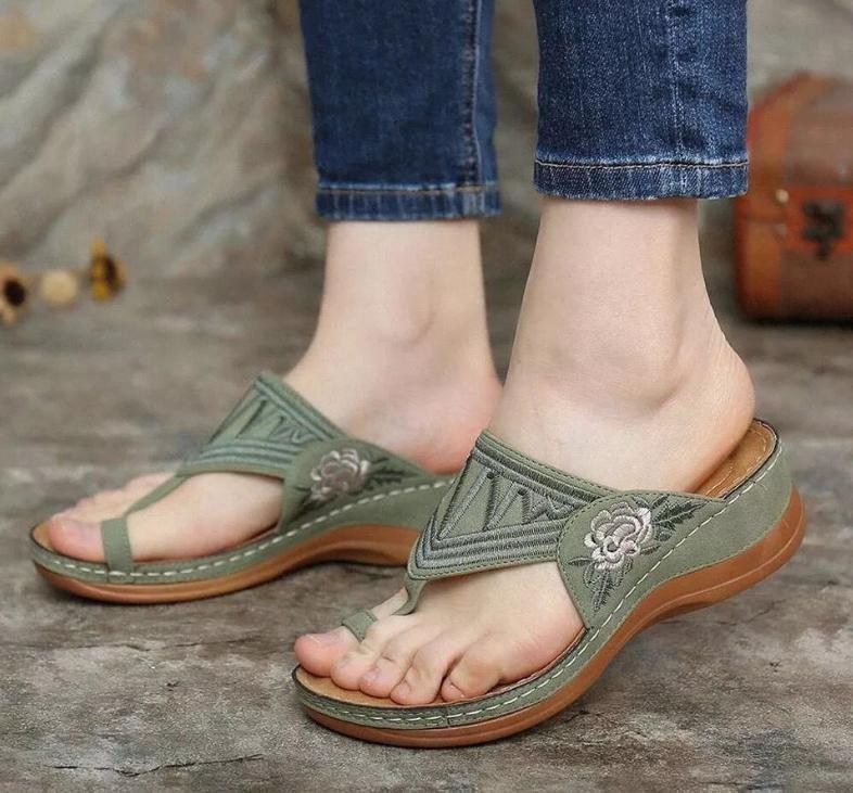 

Summer new sandals large size women s shoes electric embroidery cover toe slippers 35