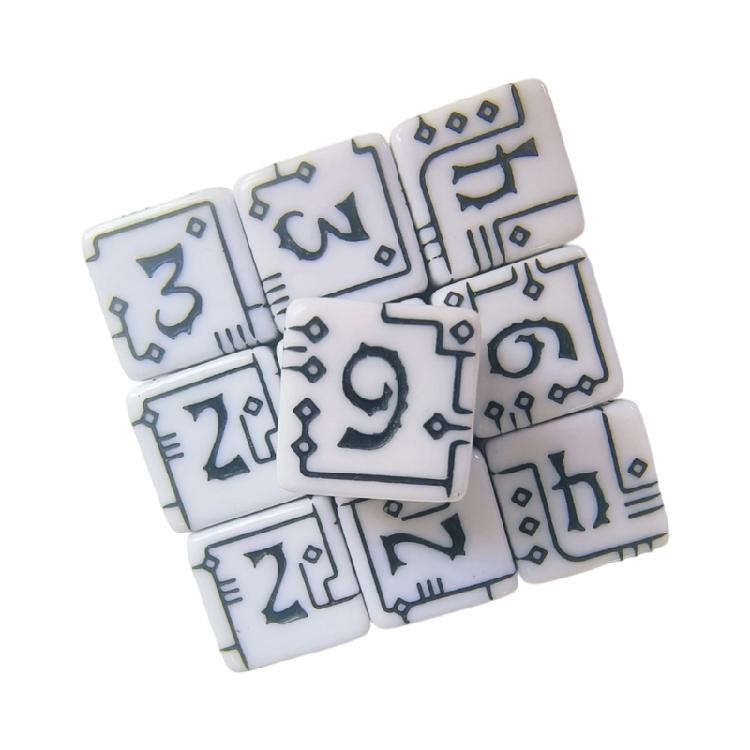 

Clear Engineered Pattern Dices with Polished Portables Travel Dices for Strategy Game and Practice белый