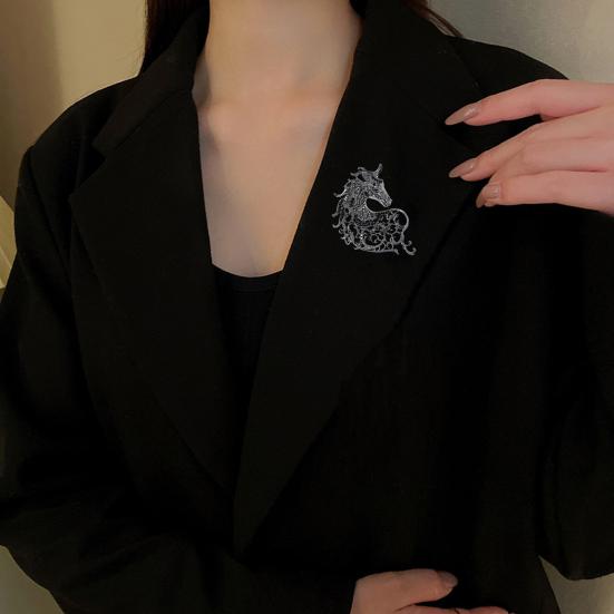 1/4Pcs Retro Style Brooch Sparkling Rhinestones Inlaid Horse Head Design Pin Clothes Hats Bags Badge Horse Year Zodiac Accessories