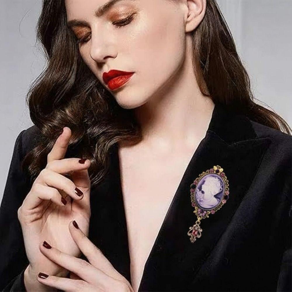 Vintage Style Cameo Brooches Crystal Rhinestones Queen's Cameo Brooch Clothing Decoration