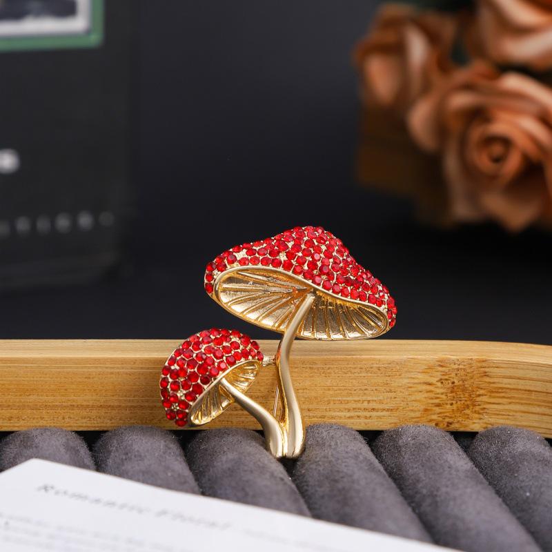 2025 Elegant Rhinestone Mushroom Brooch for Suits and Lapels