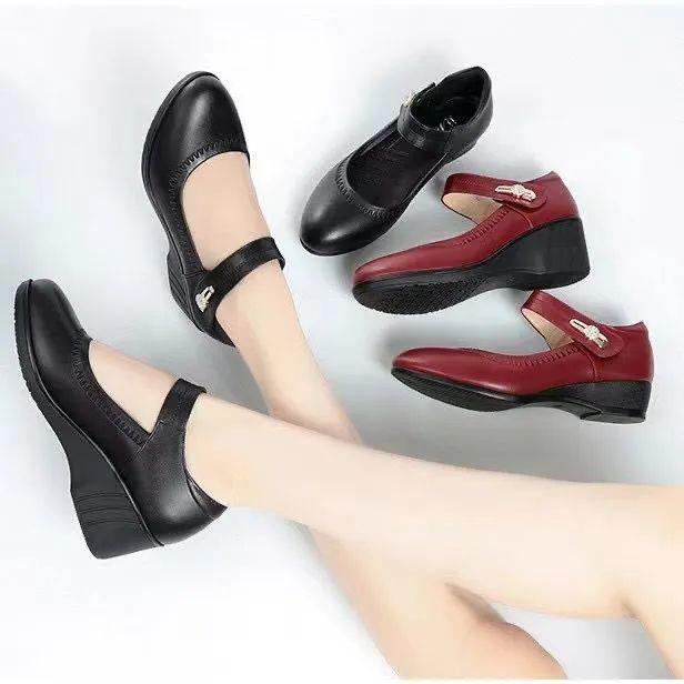 2025 new soft leather women's shoes wedge heel single shoes soft sole with mother shoes comfortable middle-aged and elderly women's leather shoes wome