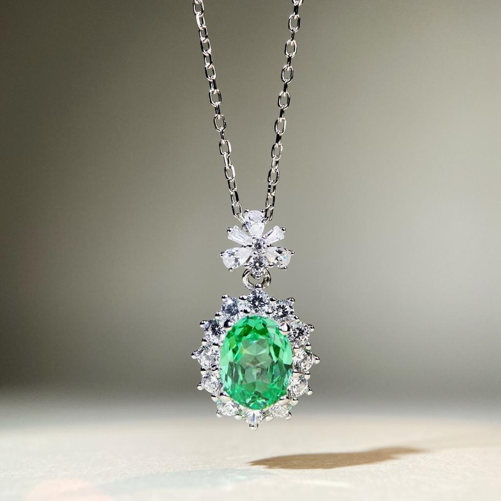 Luxury 18K White Gold Solid Platinum PT950 Women's Pigeon Egg Red Diamond Blue Diamond Pendant Necklace Clavicle Chain